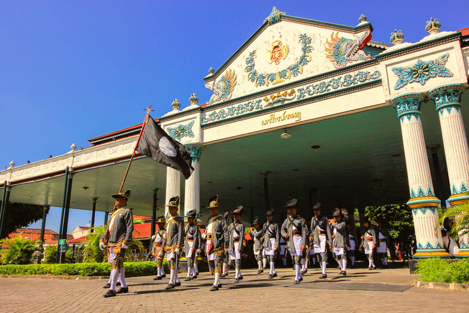 Keraton Jogja Daya Tarik Wisata Sejarah Di Tengah Kota